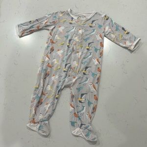 Magnetic me footie pajama size 3-6 months — bird print